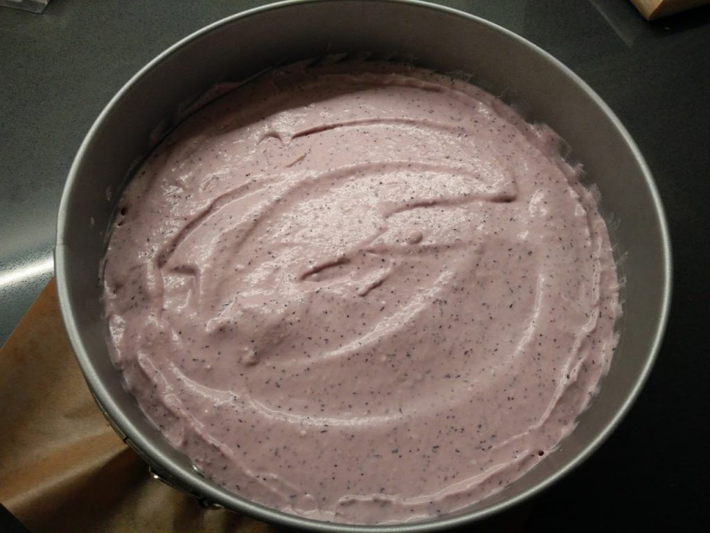 Springform filled with blueberry no bake filling